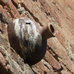 Dettaglio di uno dei vasi sulla Torre nord - Foto M. Ferri